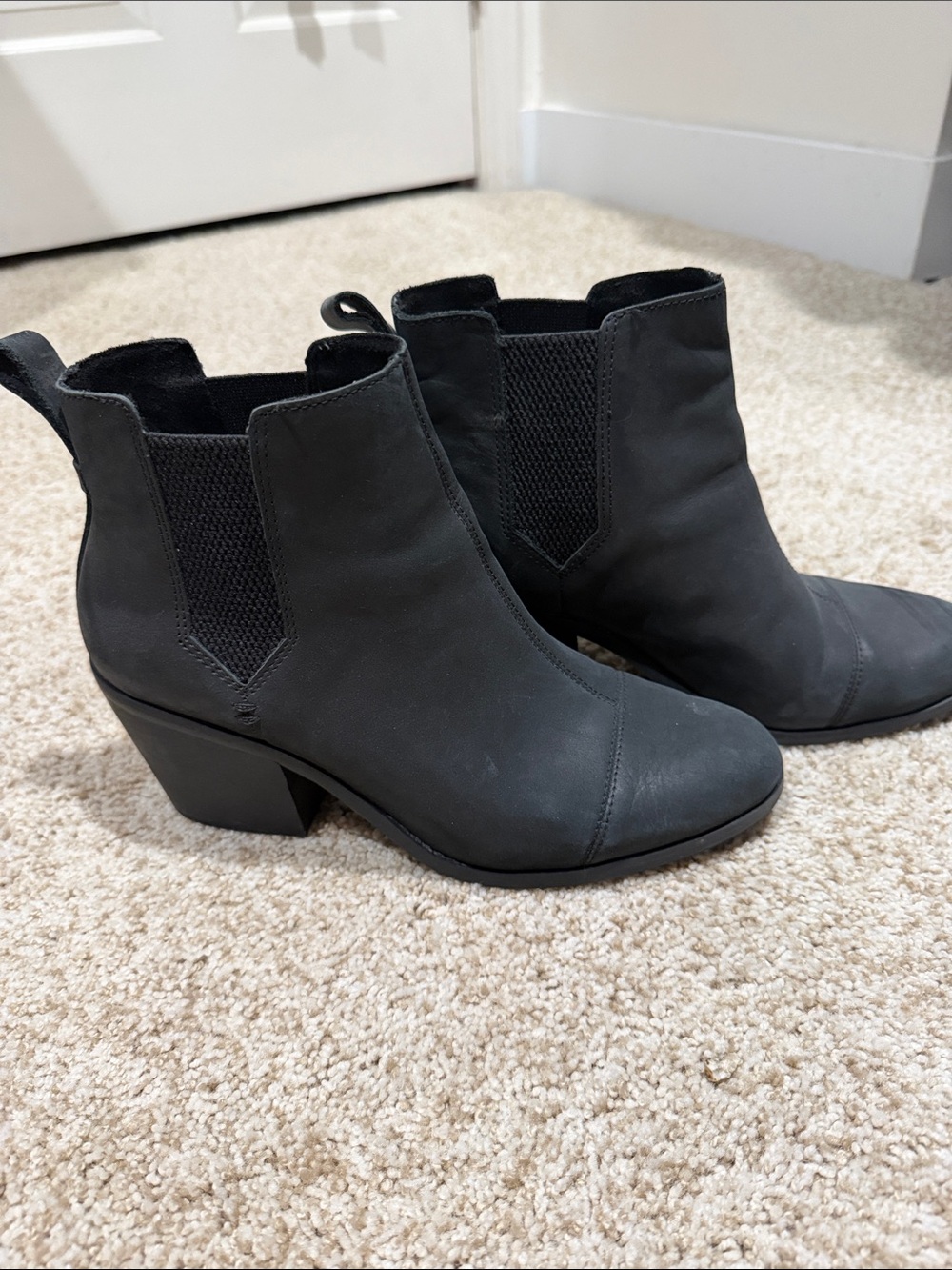 Toms women’s ankle boots size 9.5